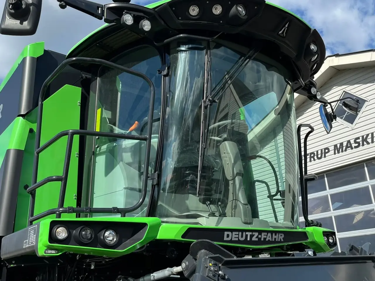 Billede 21 - Deutz-Fahr C7206 With 24feed - 7.2m header. New and unused Combine together with 7.2m header