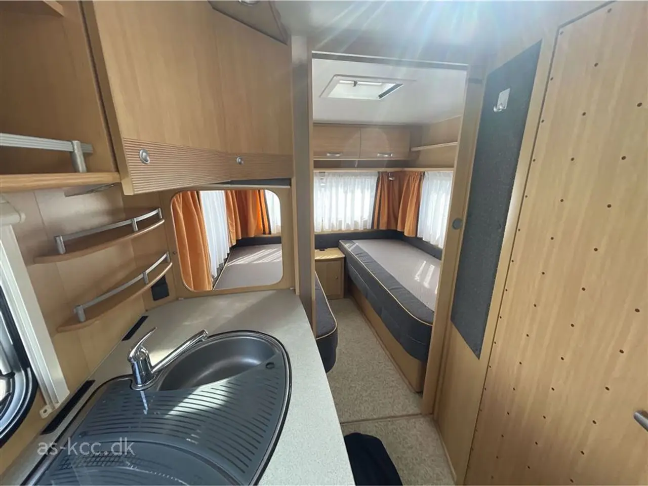 Billede 5 - 2007 - Dethleffs Camper 510 V Dethleffs Camper 510 V årg. 2007 incl, mover , Isabella 3 m fortelt. 4 sovepladser, 5 siddepladser.
