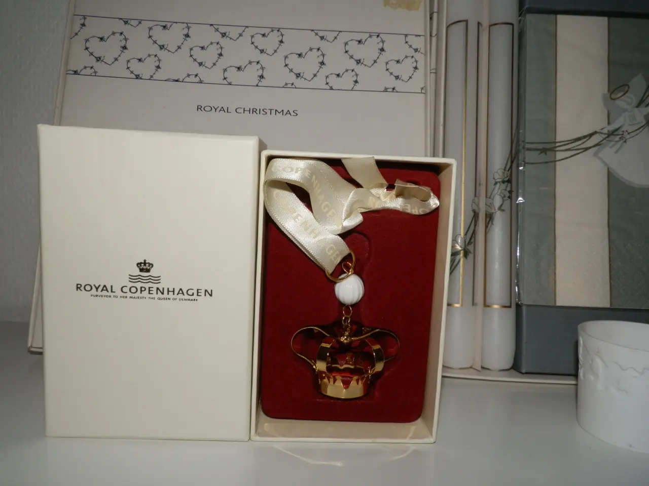Billede 2 - Royal Copenhagen, Royal & White Christmas julepynt