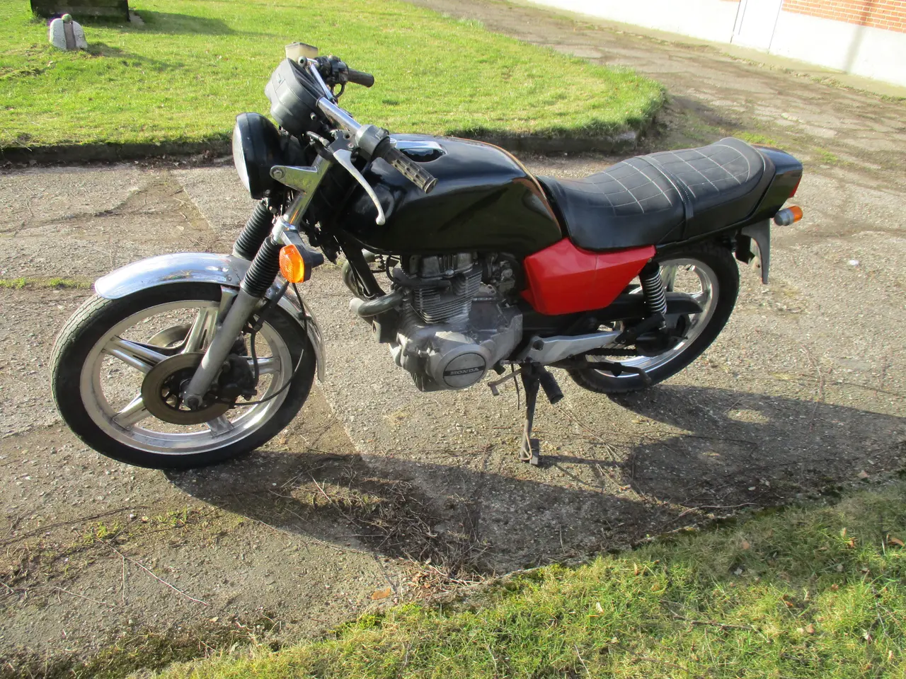 Billede 2 - Honda CB 400 N dele