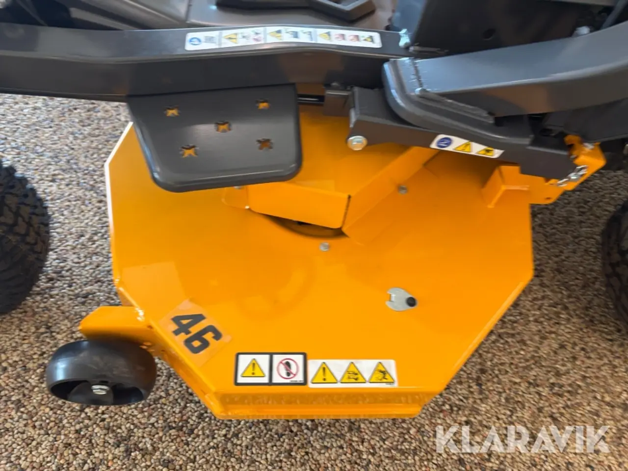 Billede 9 - Græsslåmaskine Cub cadet 17BIGBYN603