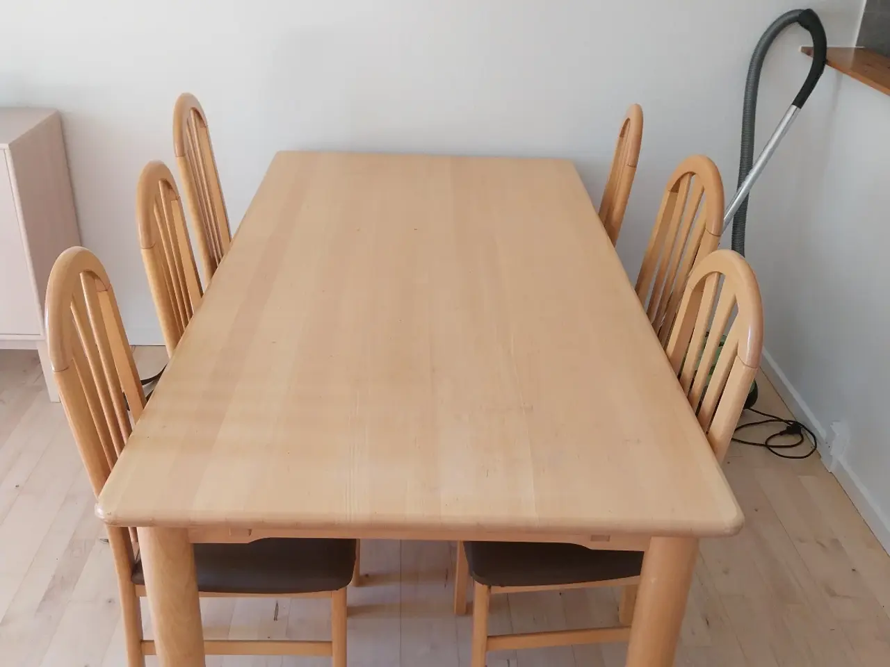 Billede 2 - Spisebord med 6 stole