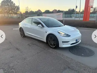 TESLA MODEL 3 SR+
