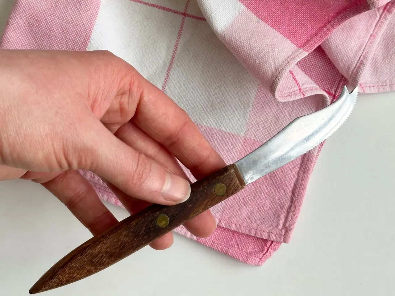 Billede 2 - Retro kniv m træskaft