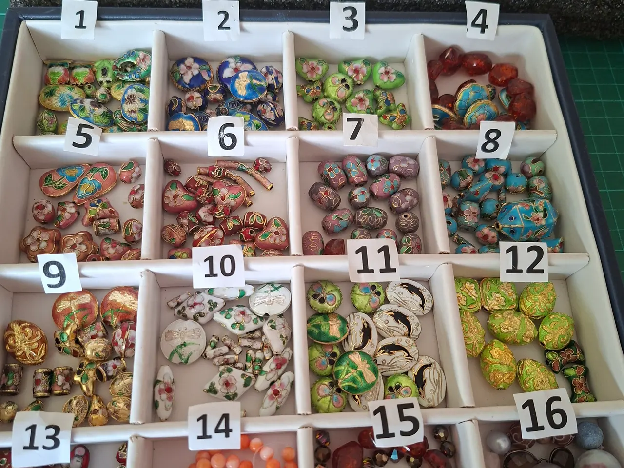 Billede 2 - Diverse Cloisonné perler+ andre perler sælges