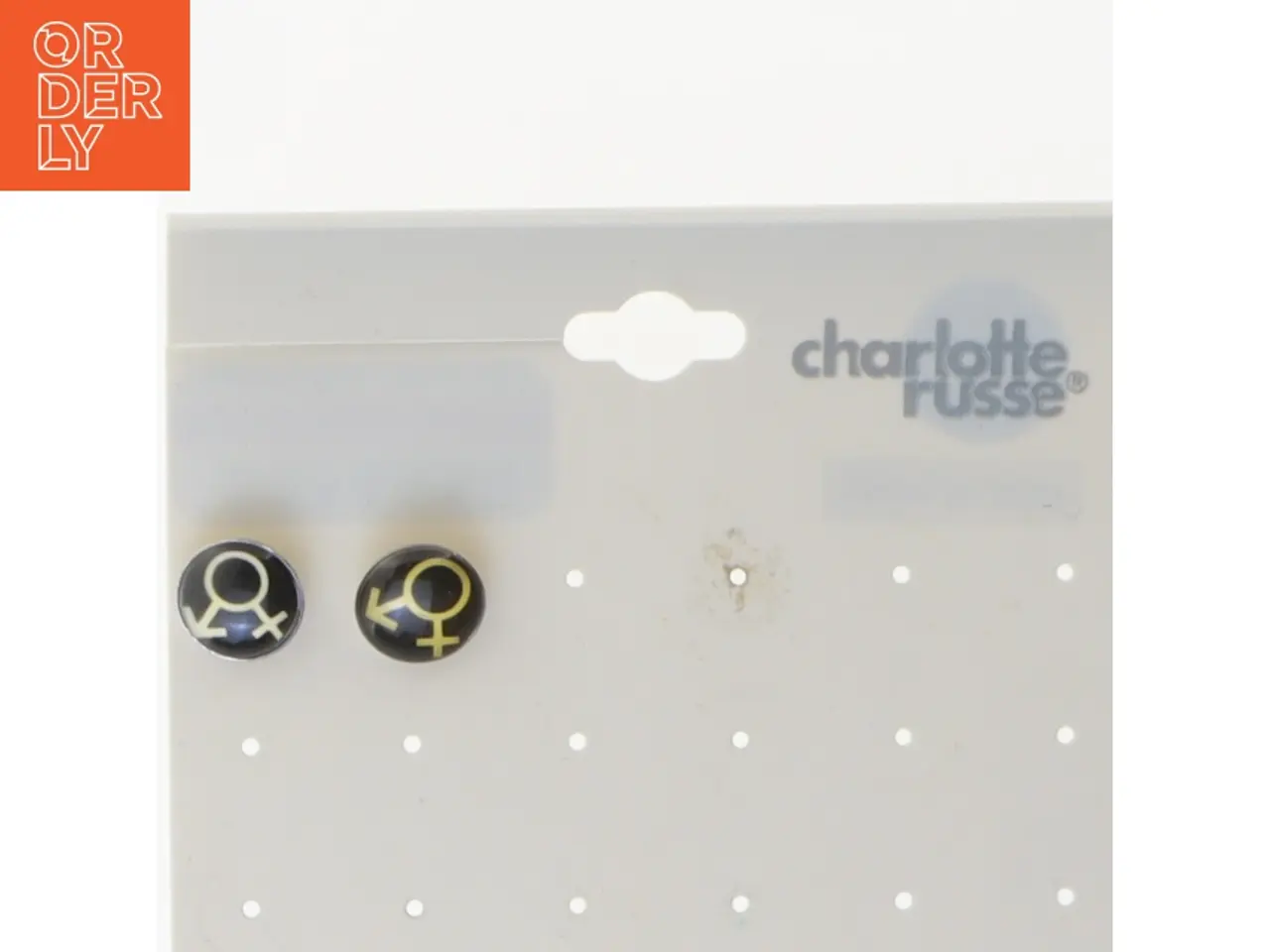 Billede 2 - Runde ørestikker med symboler fra charlotte russe (str. Ø 1 cm)