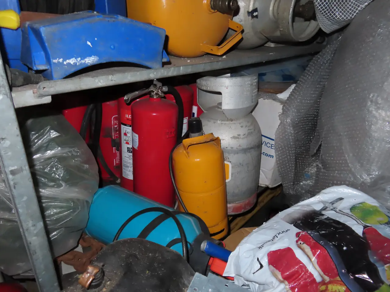 Billede 24 - Div. værktøj, gasflasker, ildslukkere, sækkevogn m.m.
