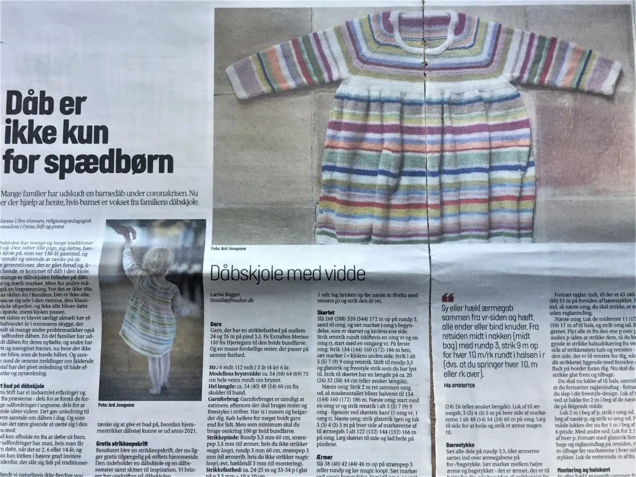 Billede 1 - Sød strikket dåbskjole med vidde, anno 2021