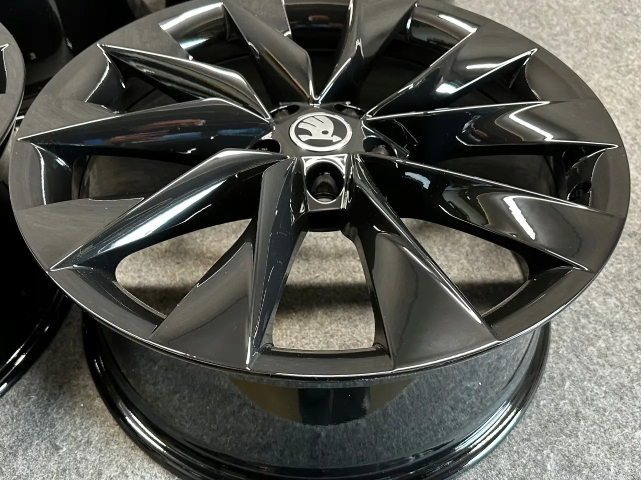 Billede 5 - SKODA ENYAQ 5LA 5L CRYSTAL 8J x 19" 5x112 ET45