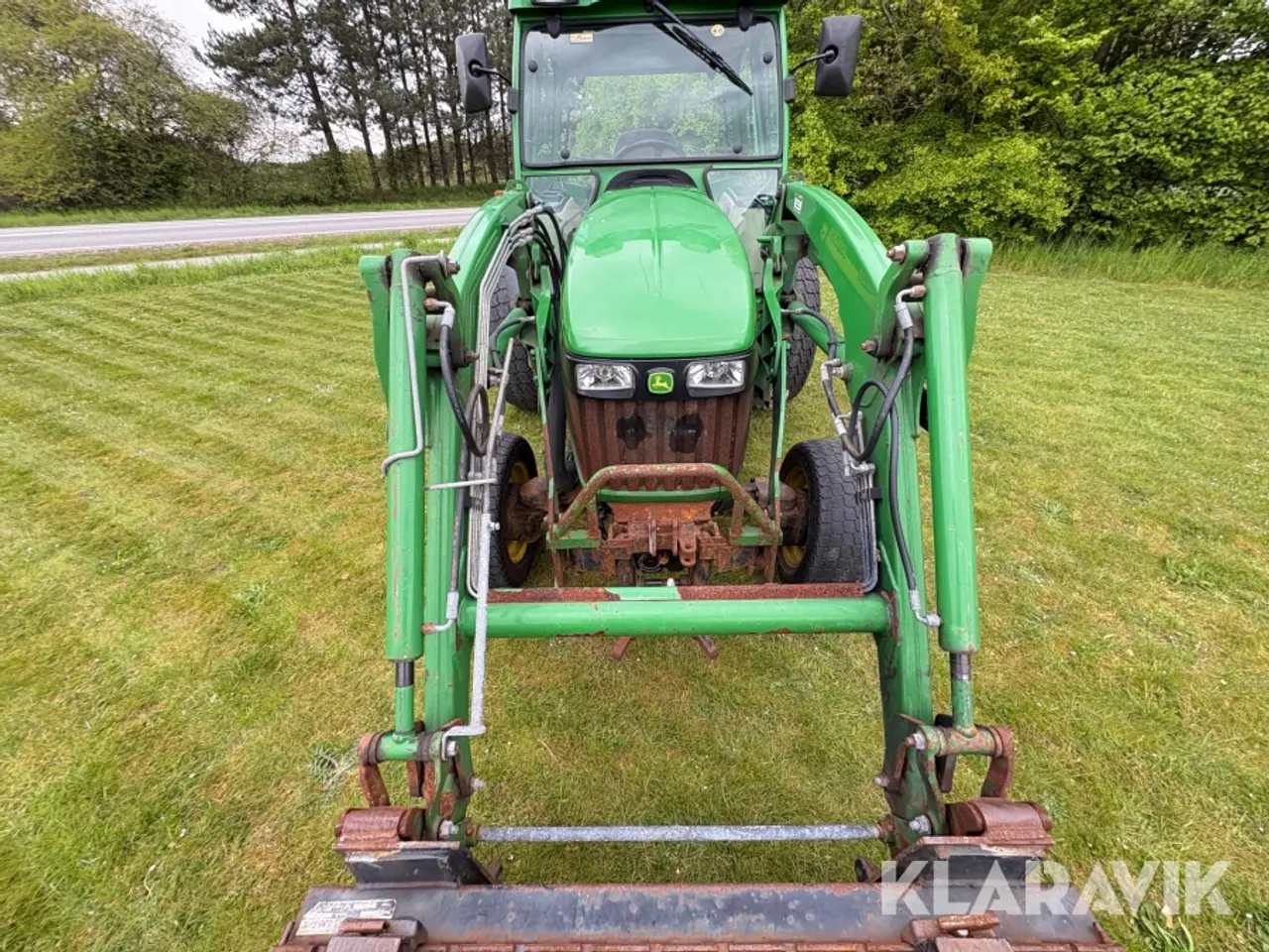 Billede 10 - Traktor John Deere 4520 med frontlæsser frontlift gafler og skovl