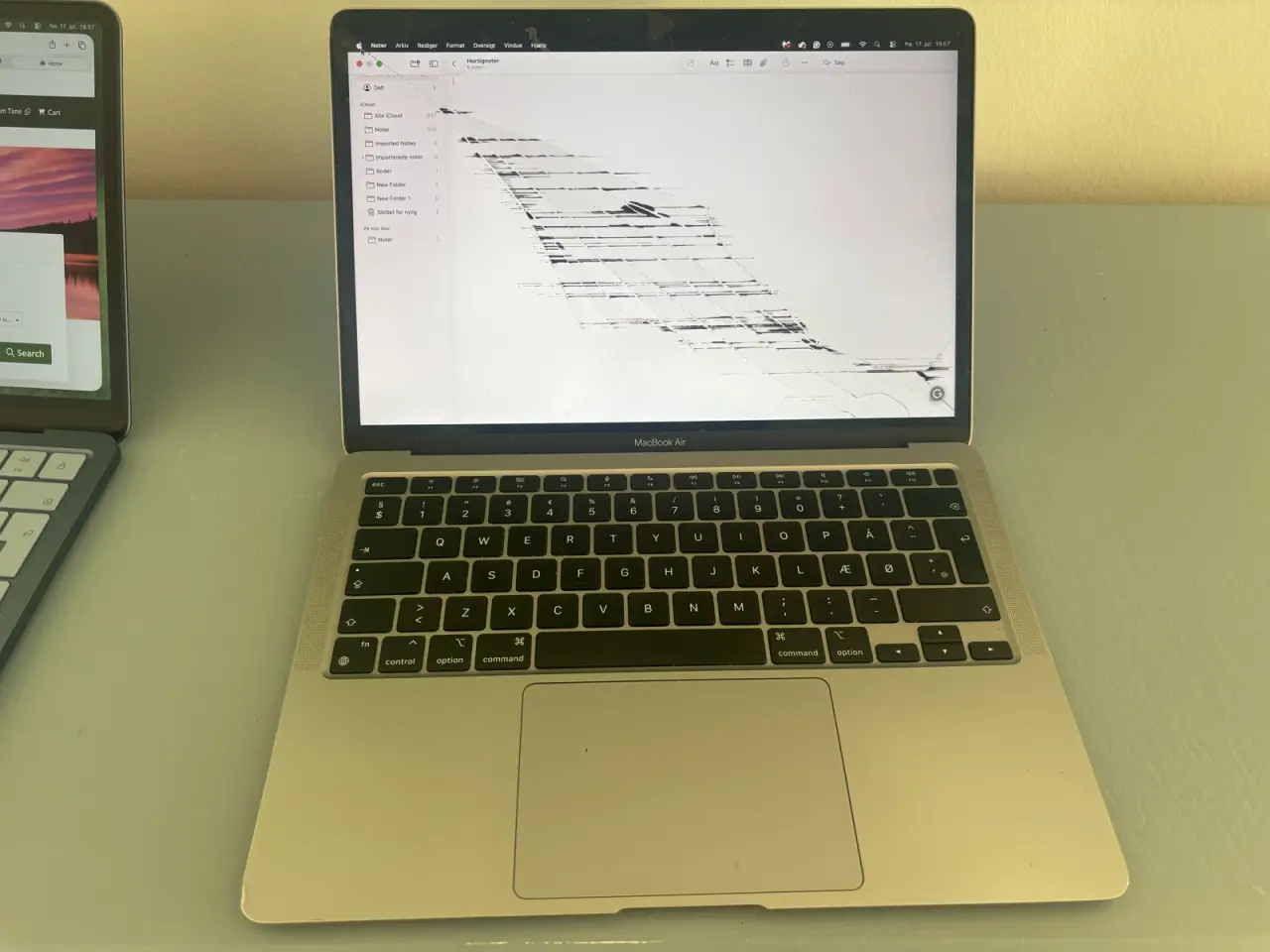 Billede 1 - MacBook Air defekt skærm
