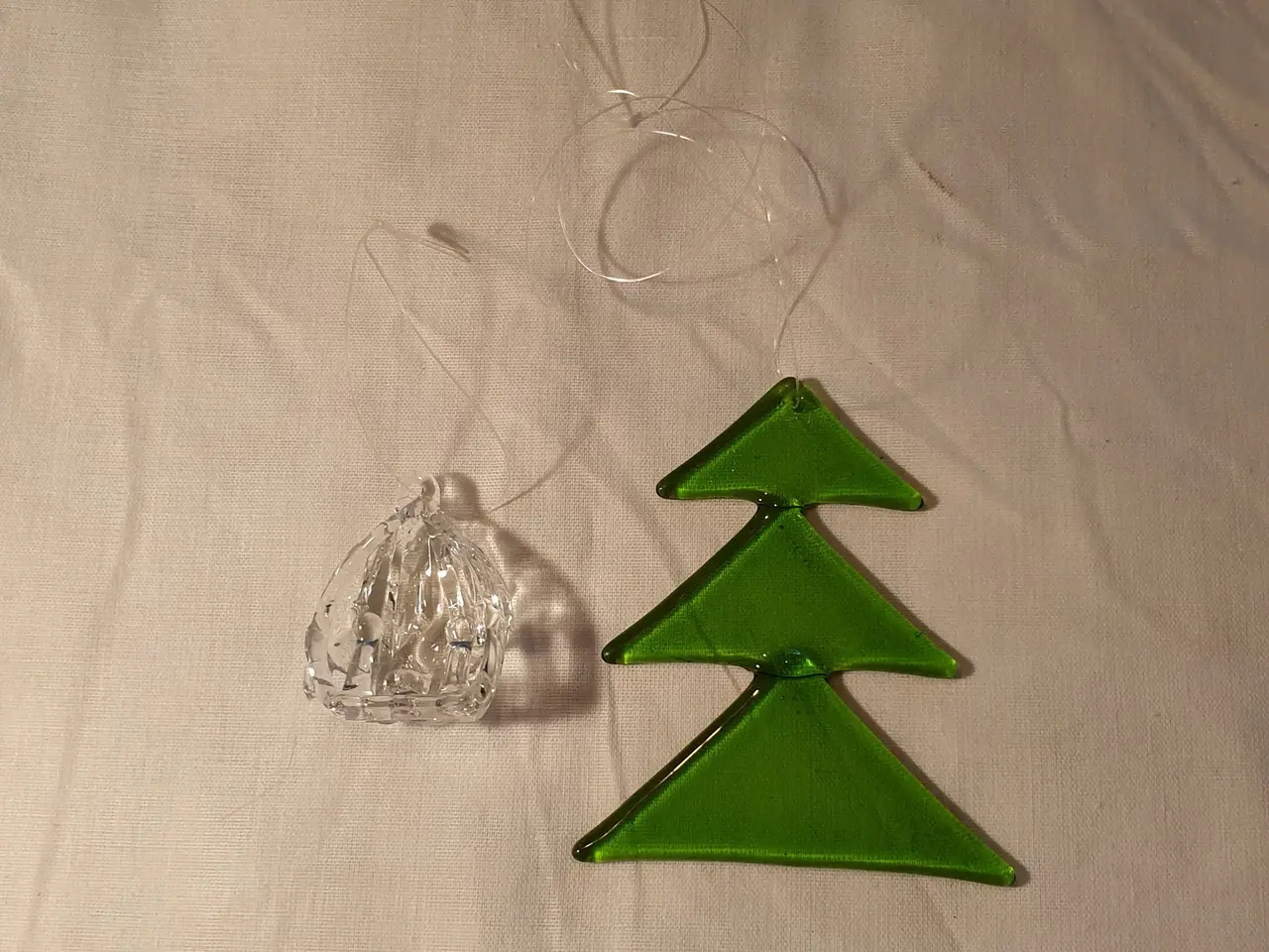 Billede 1 - Julepynt glasjuletræ & glas julekrybbe ialt10kr