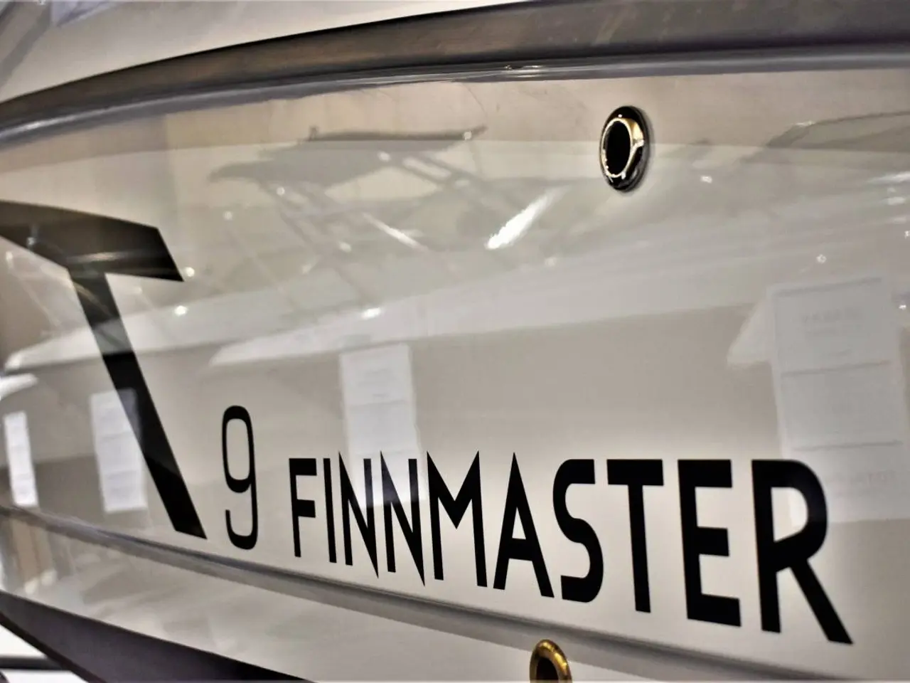 Billede 14 - Finnmaster T9 - 2 X F300 (600 HK)/Udstyr