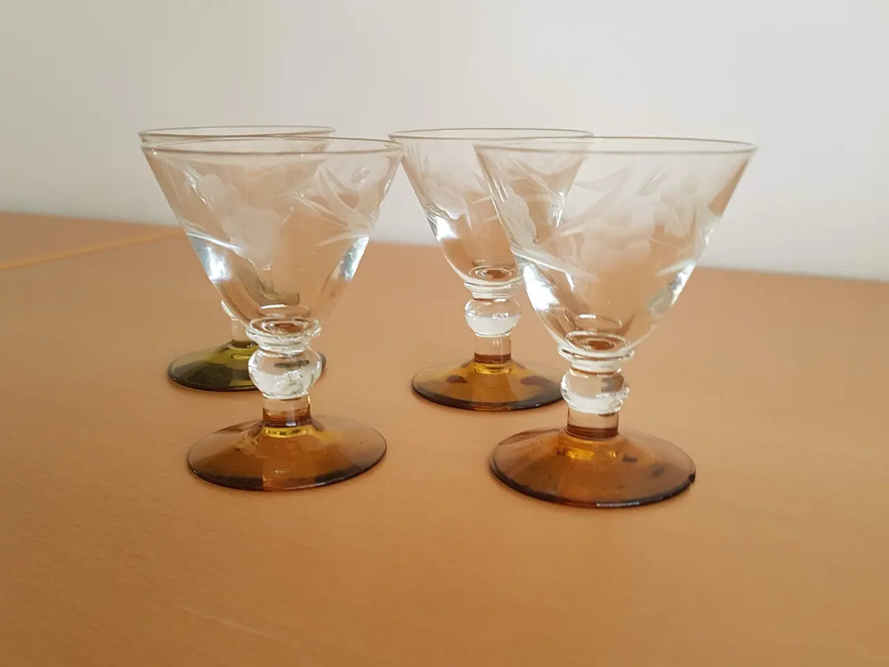 Billede 2 - Likørglas med ciseleringer