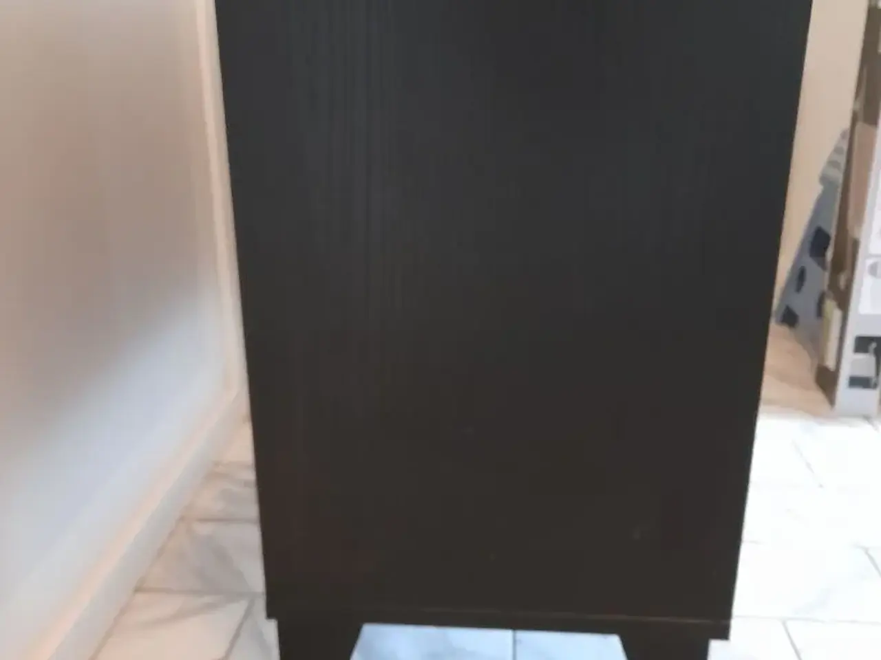 Billede 4 - Kommode med flote sort metal ben