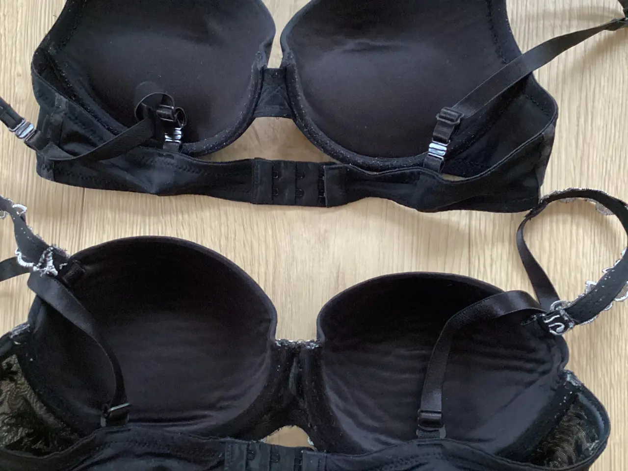 Billede 5 - 4 - BH. str. 75 B - ialt 120 kr.