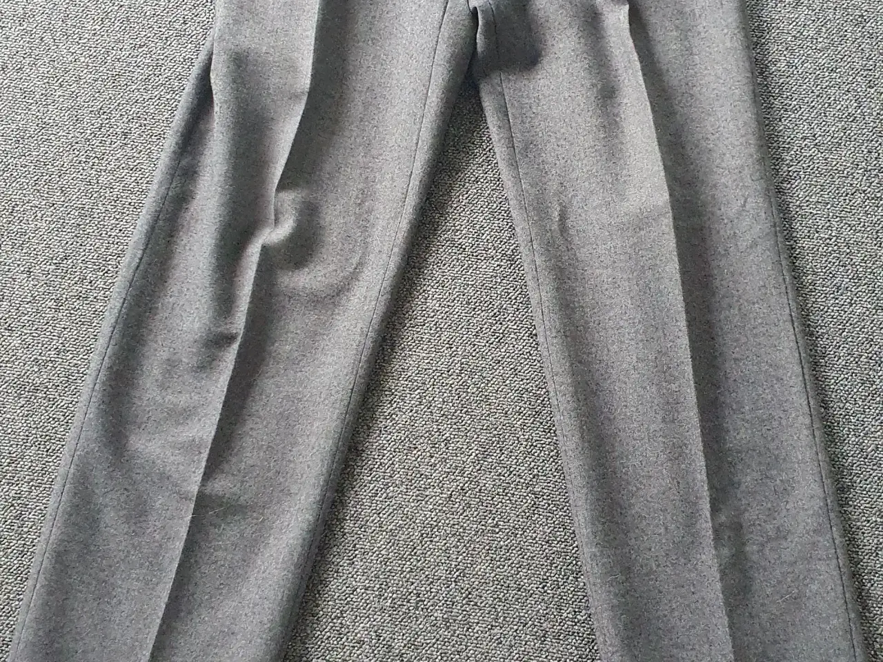 Billede 3 - Grå bukser,  talje 95cm