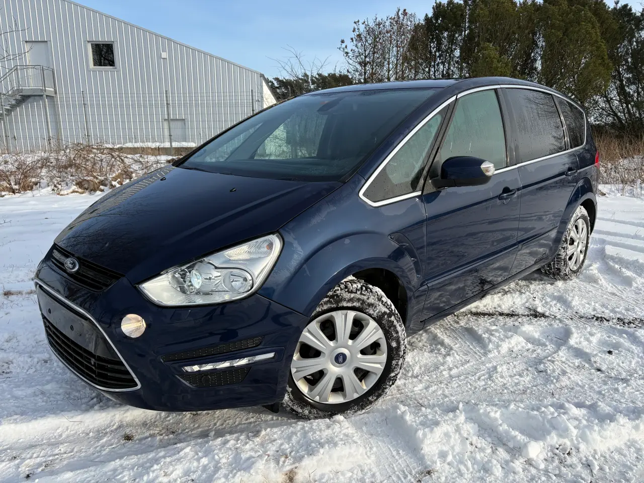 Billede 1 - Pæn 7 Personers familiebil