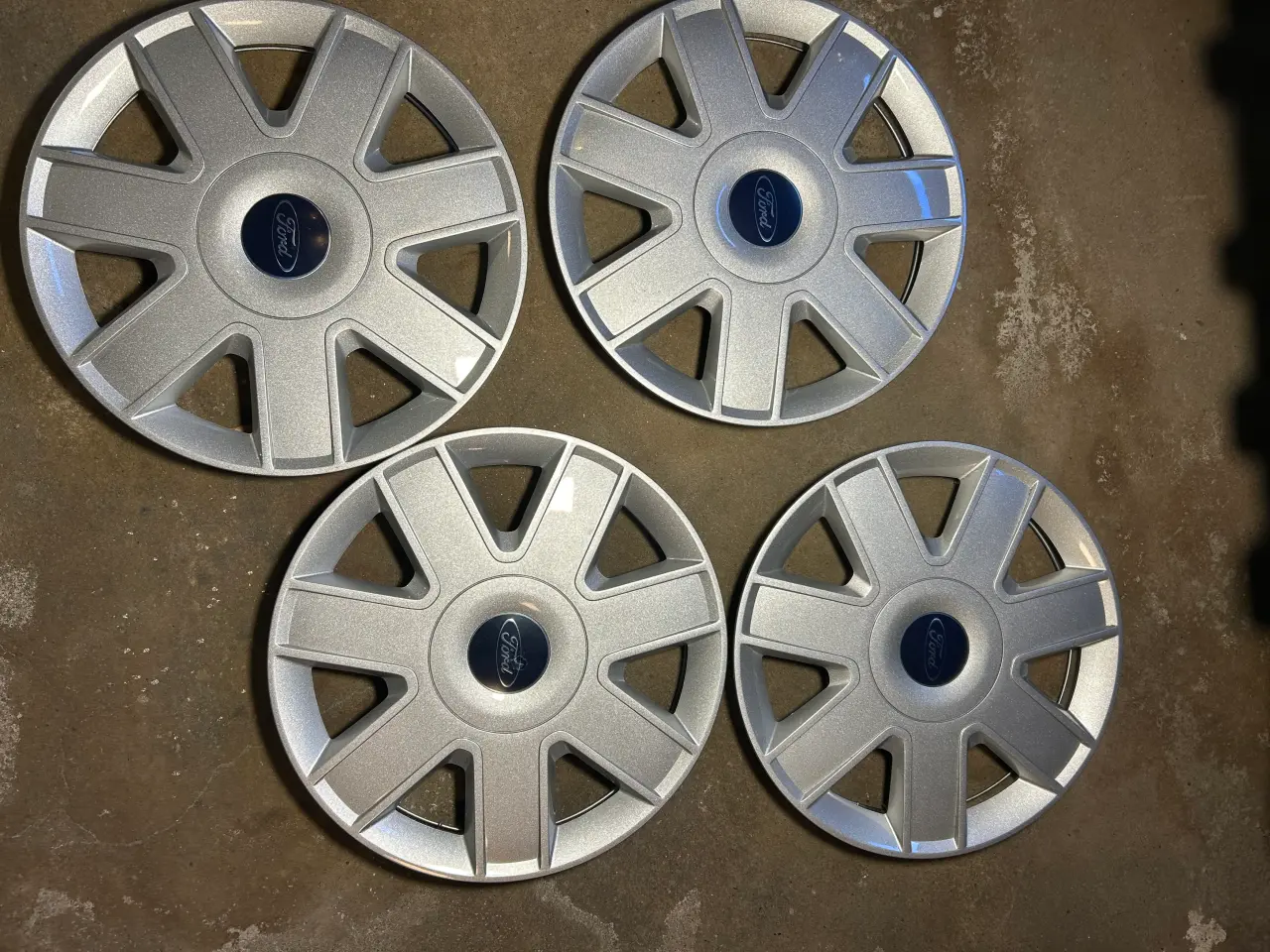 Billede 7 - 4 Michelin Energy Saver dæk med fælge 175/65 R14