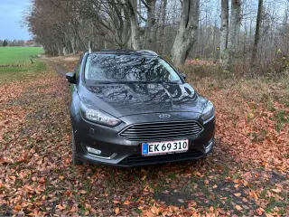 Ford Focus titanium 125