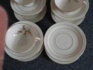 Te stel på fod med guld og grangrene