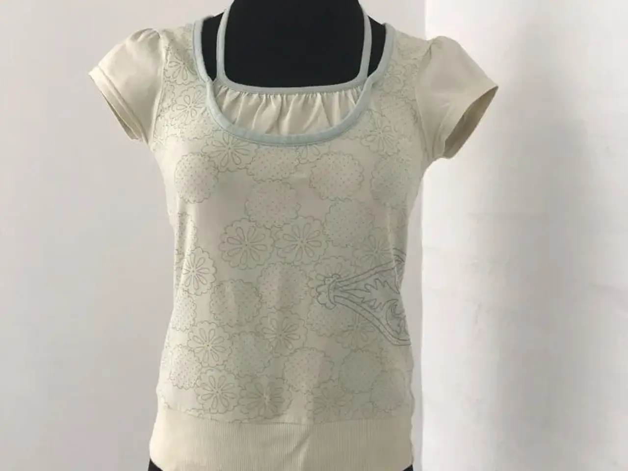 Billede 1 - T-shirt str.36
