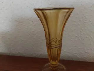 Vase. Af ældre dato.