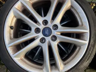 Dæk med fælge til Mondeo