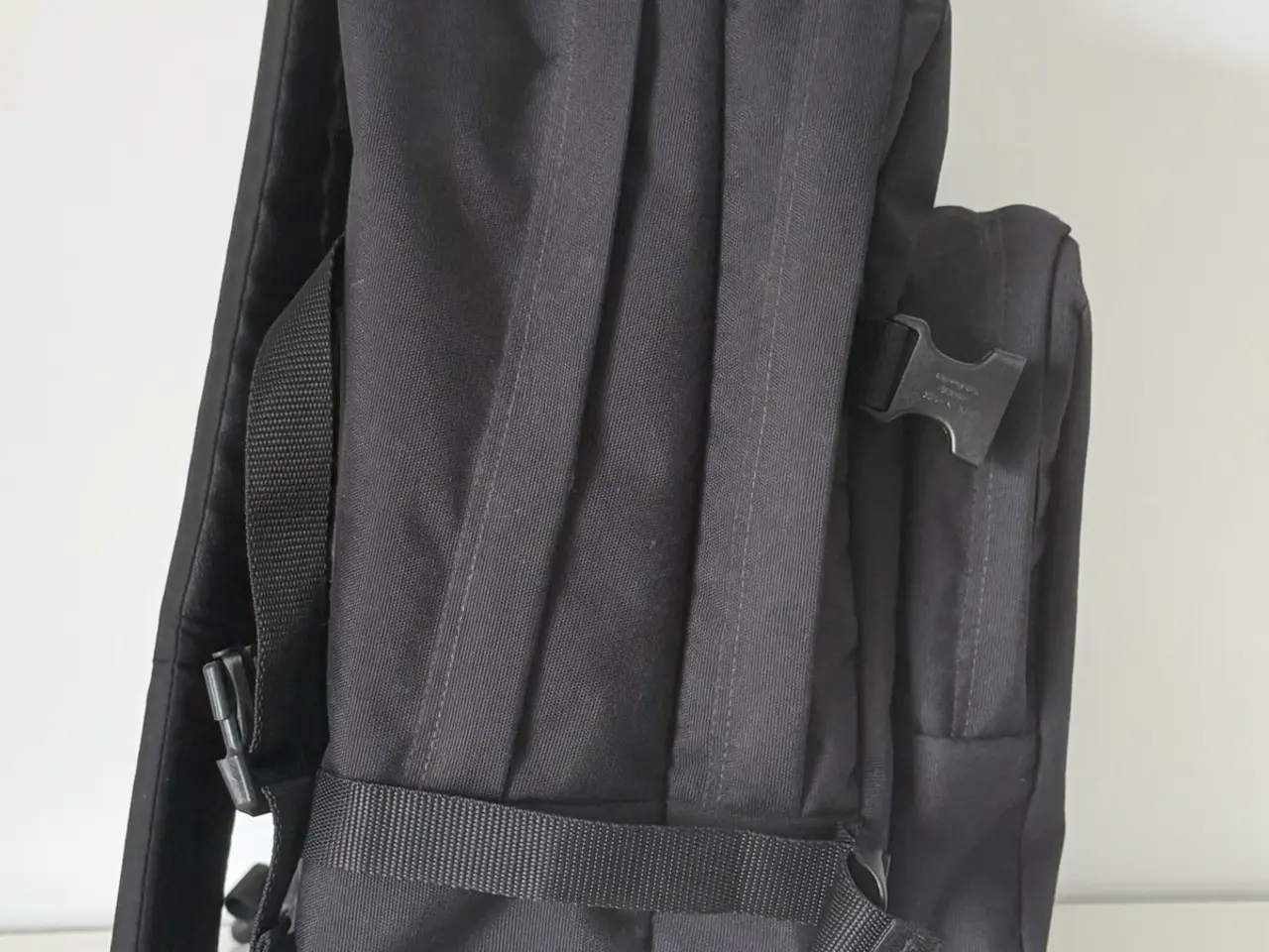 Billede 10 - Eastpak Tutor rygsæk 39L-black, som ny!