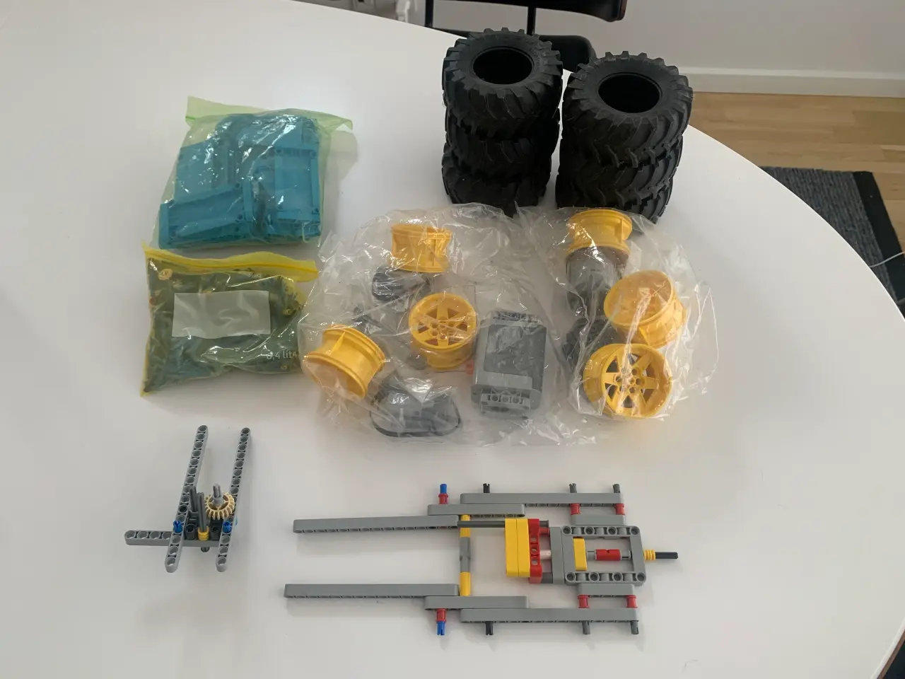 Billede 3 - LEGO 6-hjulet kranvogn (42070)