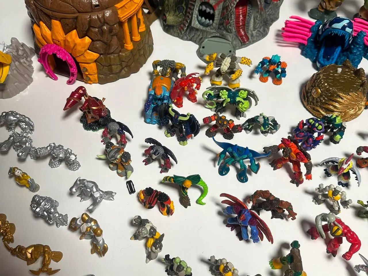 Billede 9 - Stor Gormiti-samling – 81 figurer + playsets 