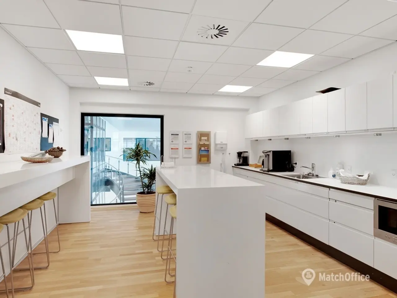 Billede 2 - Flot flerbrugerejendom ”Atrium” lige ved havnefronten
