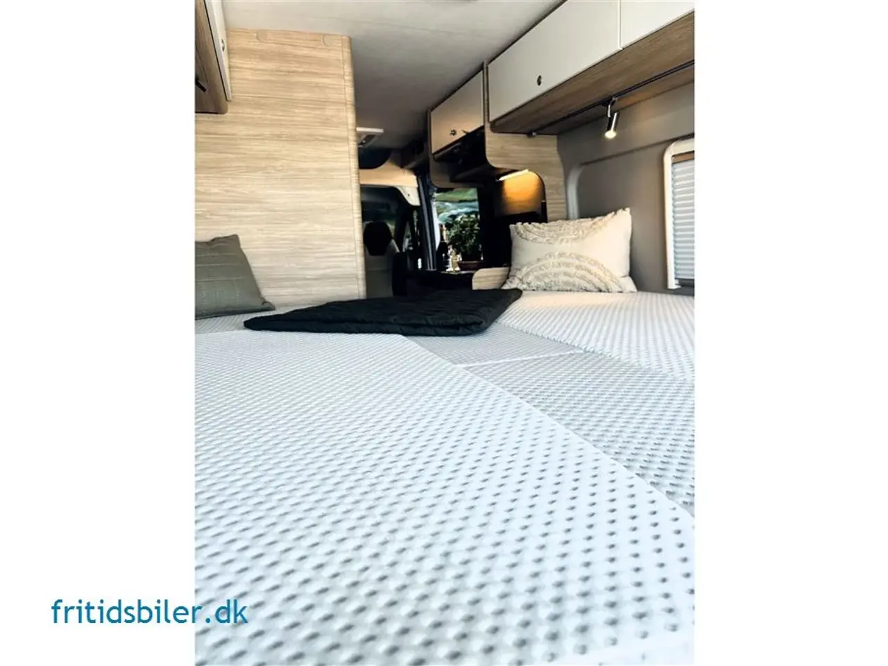 Billede 3 - 2024 - RoadCar R 640 165 Hk   Roadcar 640 Den store rummelige camper med langsgående senge