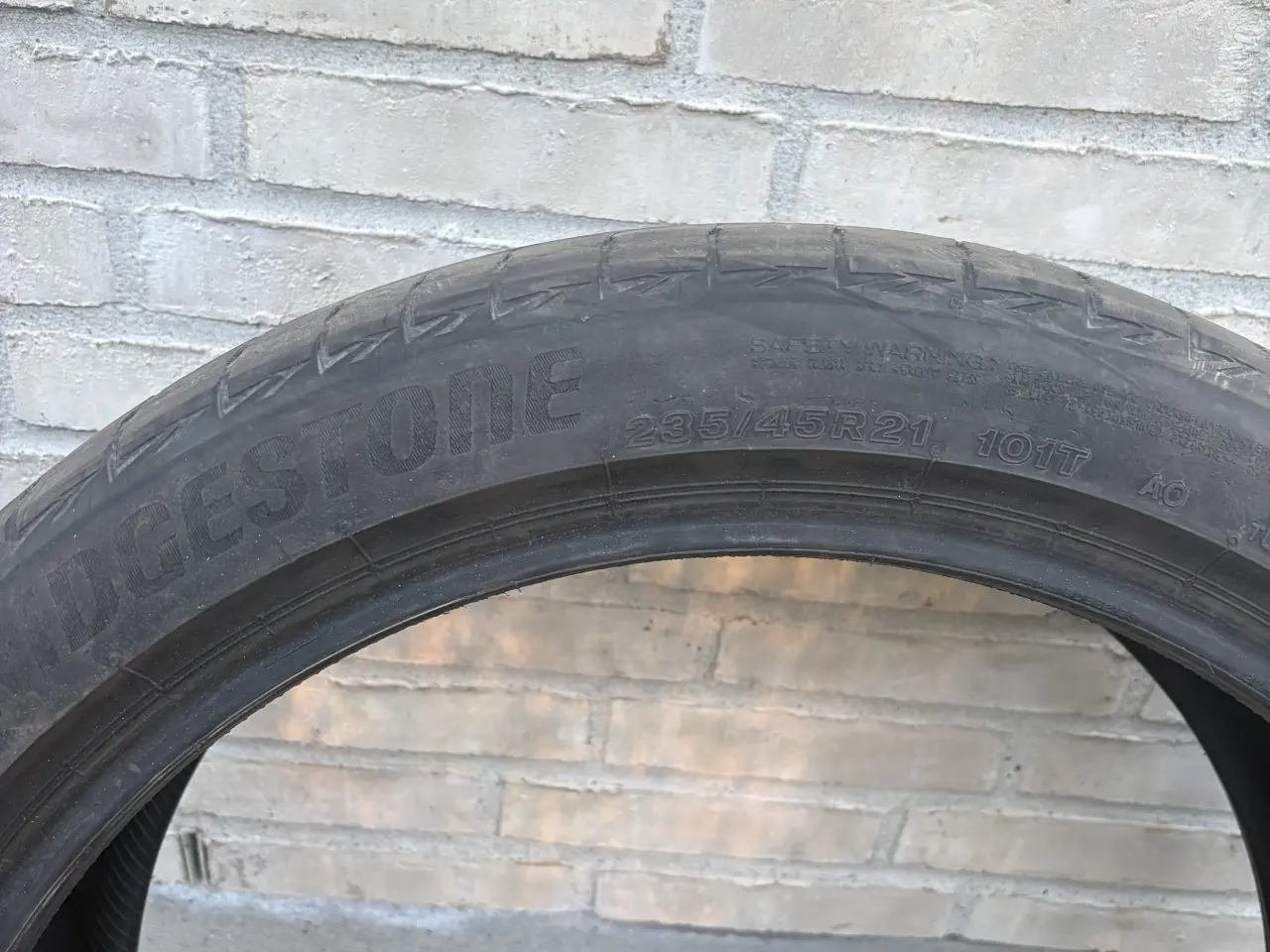 Billede 2 - 235/45 R21 Sommerdæk