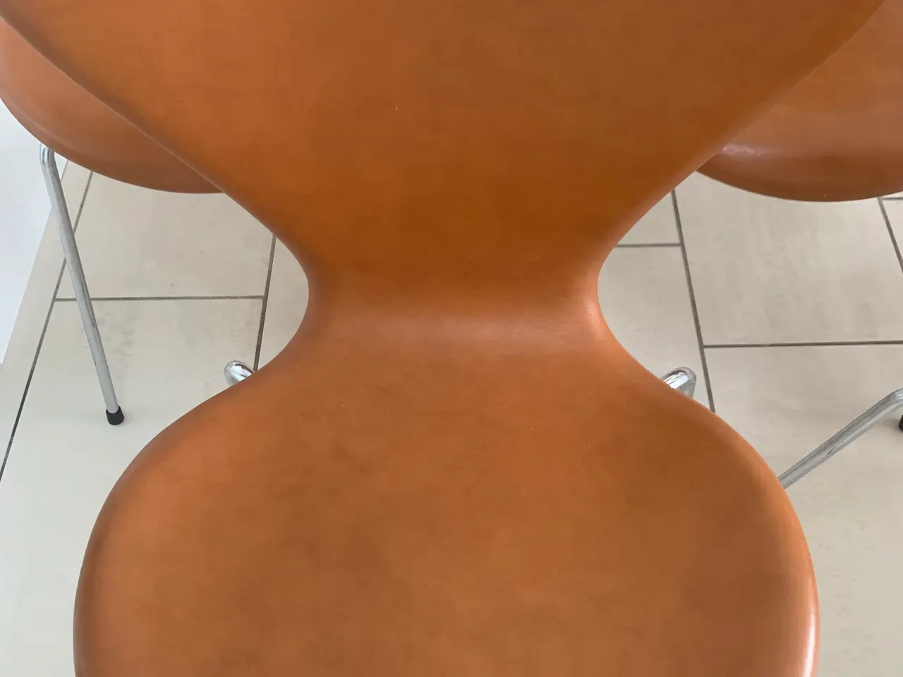 Billede 4 - Arne Jacobsen syverstole 3107 i læder