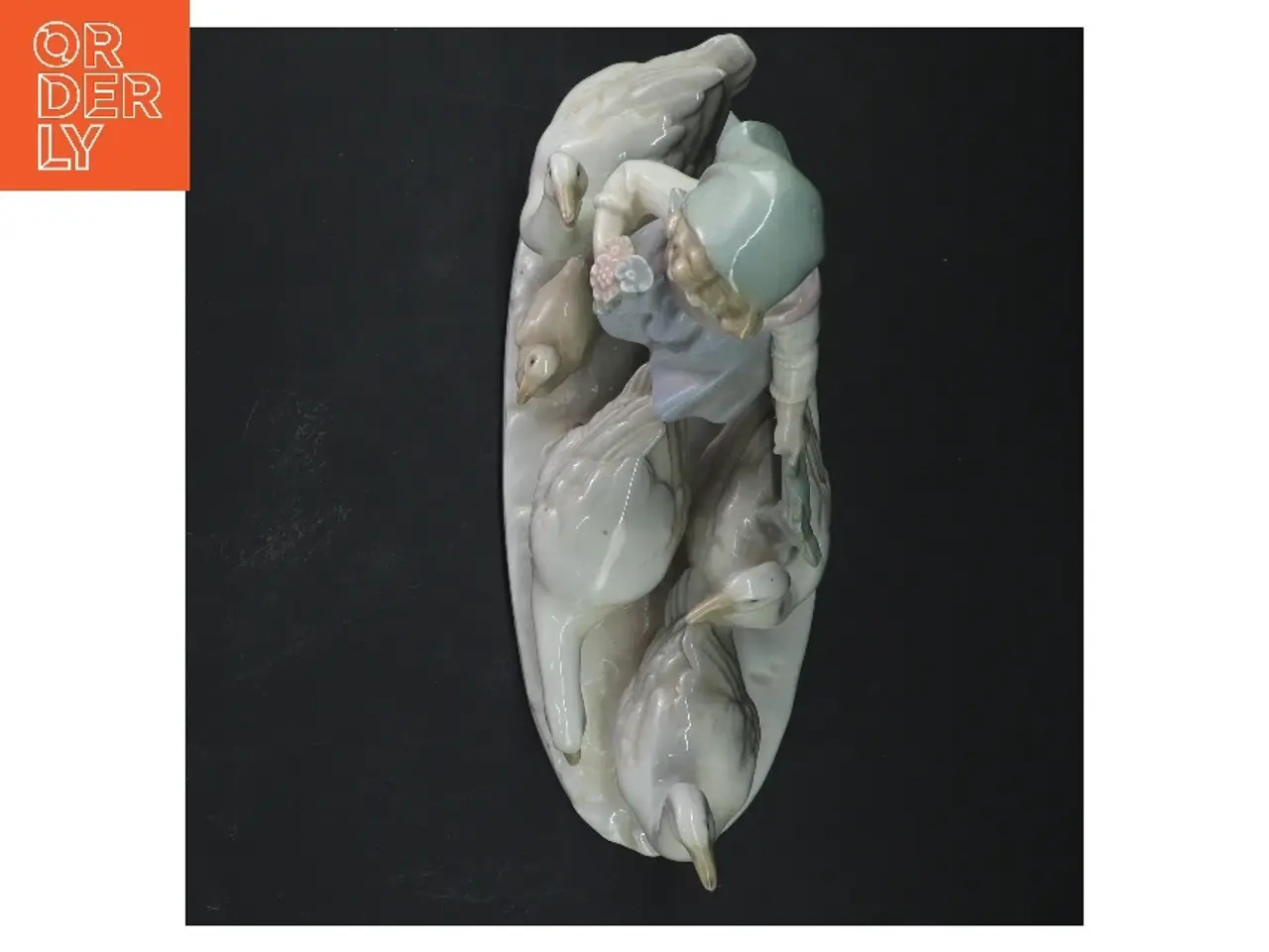 Billede 4 - Porcelænsfigur af pige med ænder (str. 22x20 cm)