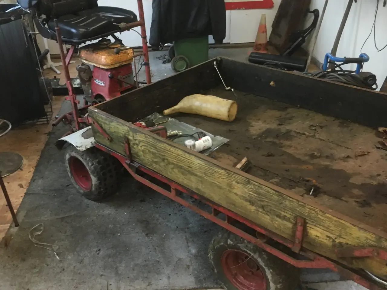 Billede 1 - Kirkegård traktor med hydraulisk tip lad