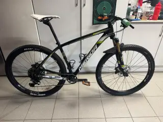 Merida Big Nine Carbon Team 29”