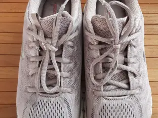 Skechers str. 37