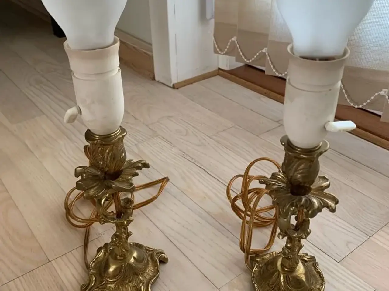 Billede 2 - Bordlamper i messing/metal. 34cm høje