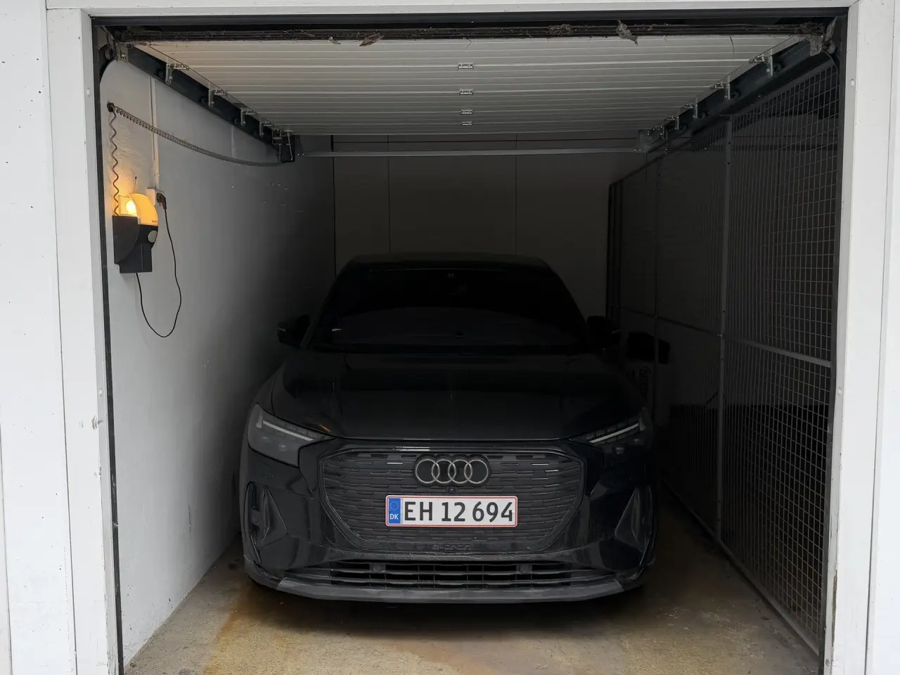 Billede 2 - Parkeringsplads i garage