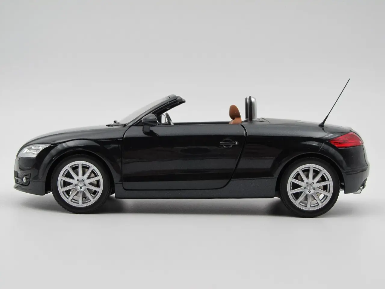 Billede 2 - 2007 Audi TT Roadster 1:18 Super god kv
