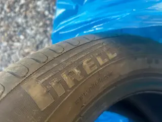 Næsten nye sommerdæk fra Pirelli – kun kørt 12.000