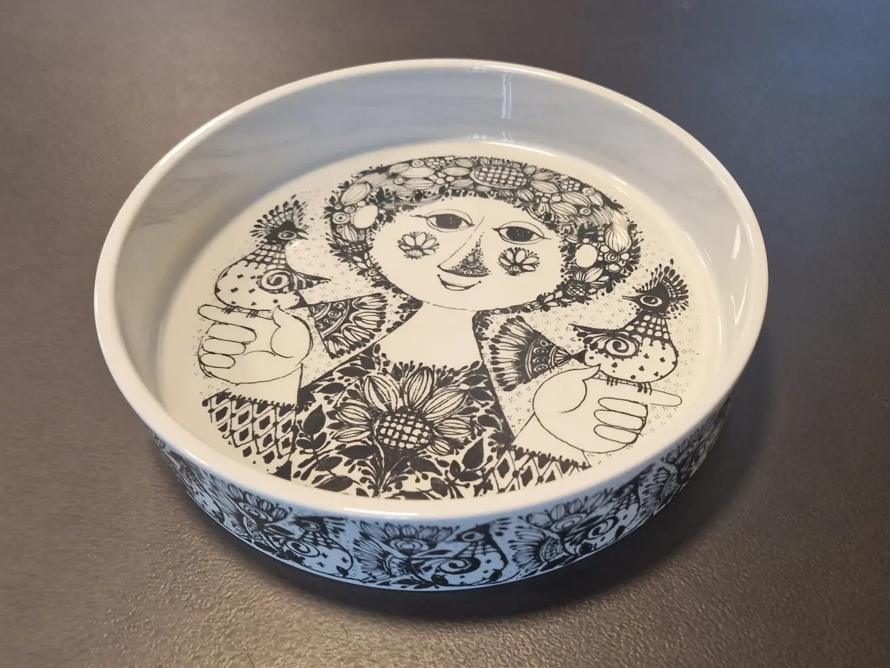 Billede 1 - Bjørn Wiinblad fad 22 cm, brugt men som ny