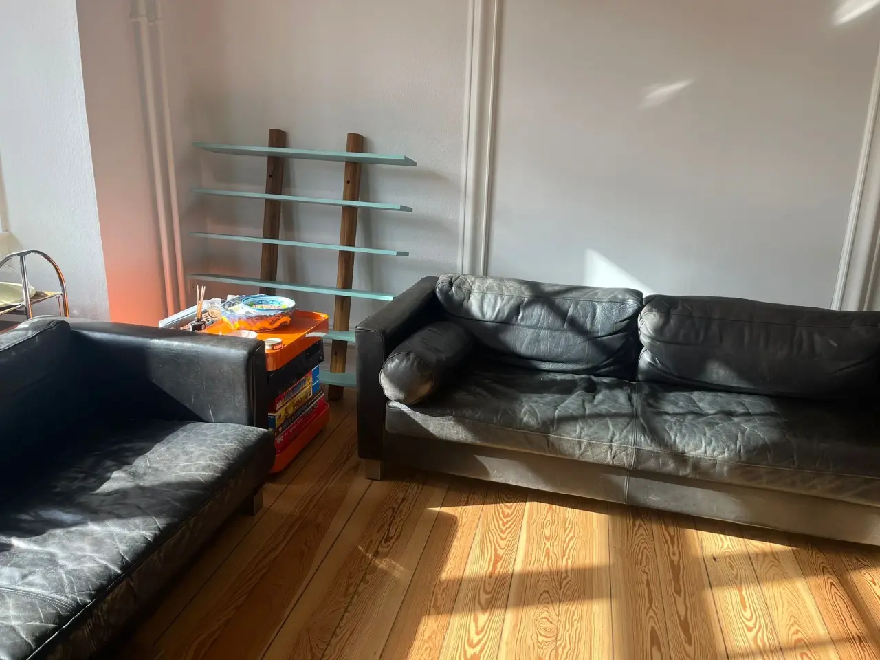 Billede 1 - Klassisk lædersofa (to-personers) - 2 stk