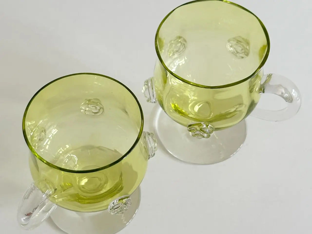 Billede 2 - Kopper på fod, grønt glas, 2 stk samlet