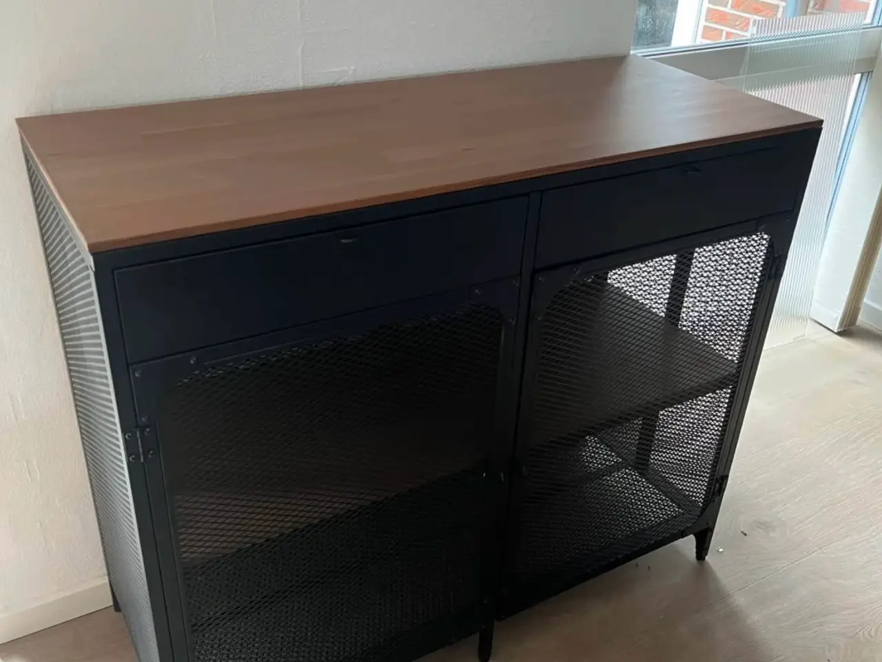 Billede 1 - Fjällbo skænk fra IKEA