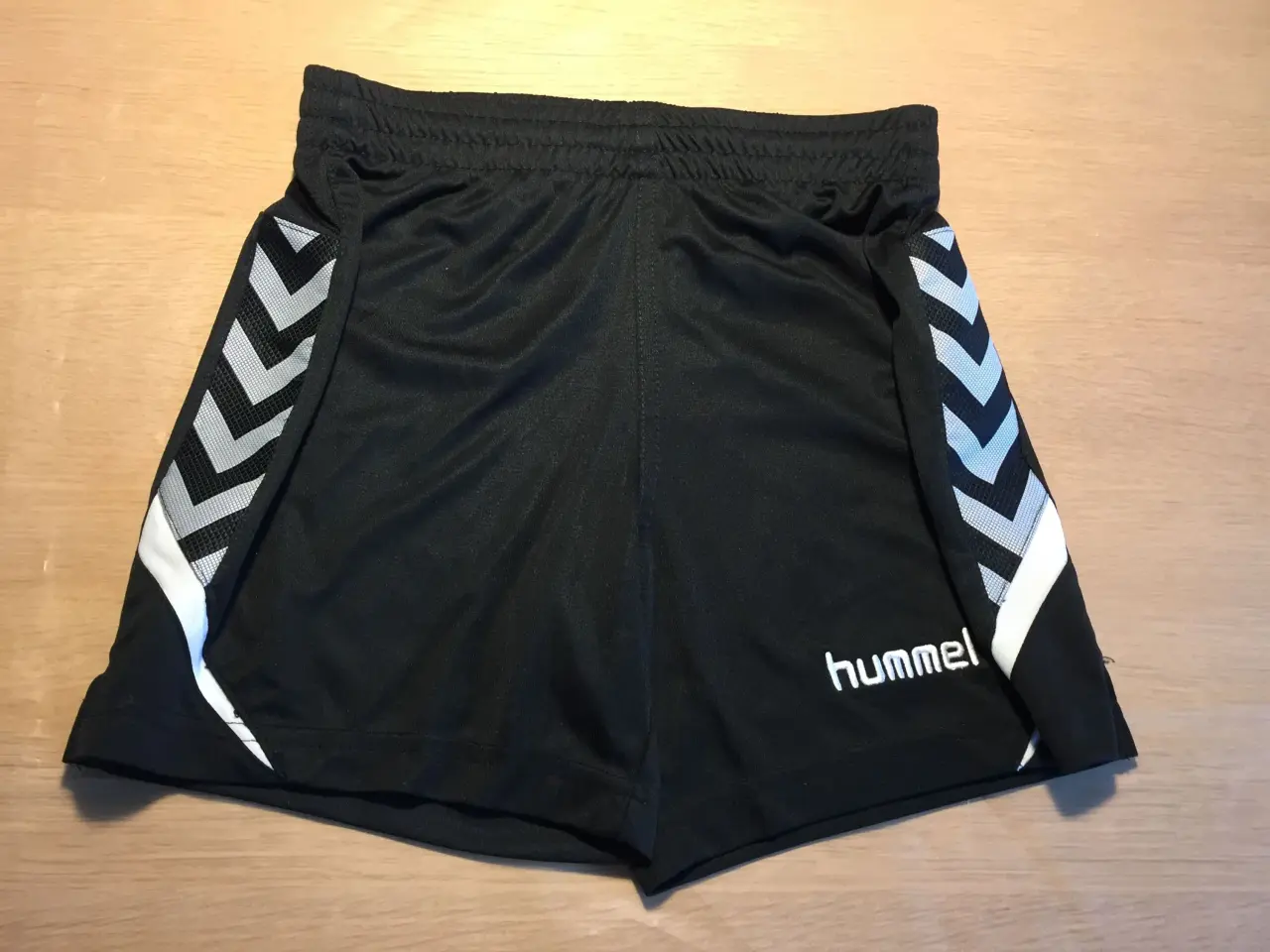 Billede 2 - Hummel shorts m.m.