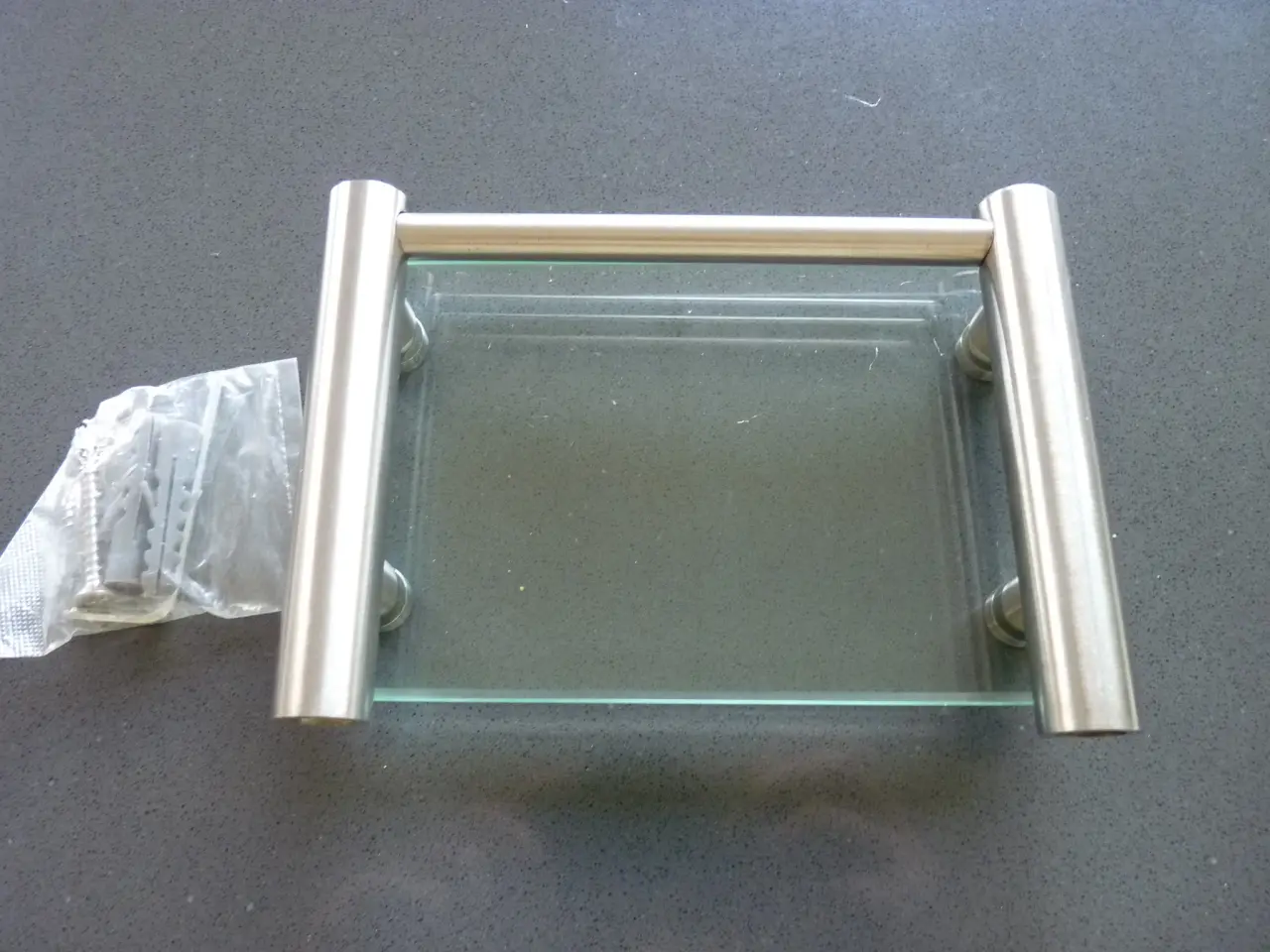 Billede 1 - Sæbeholder fra KNOX, Glas med mat rustfrit stål.