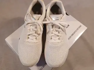 Skechers sneakers str 39
